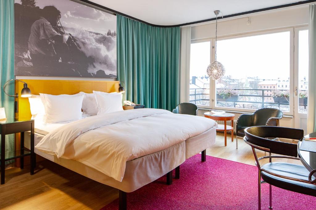 Двухместный (Двухместный номер Делюкс с 1 кроватью или 2 отдельными кроватями и балконом) отеля Hotel Rival, Стокгольм