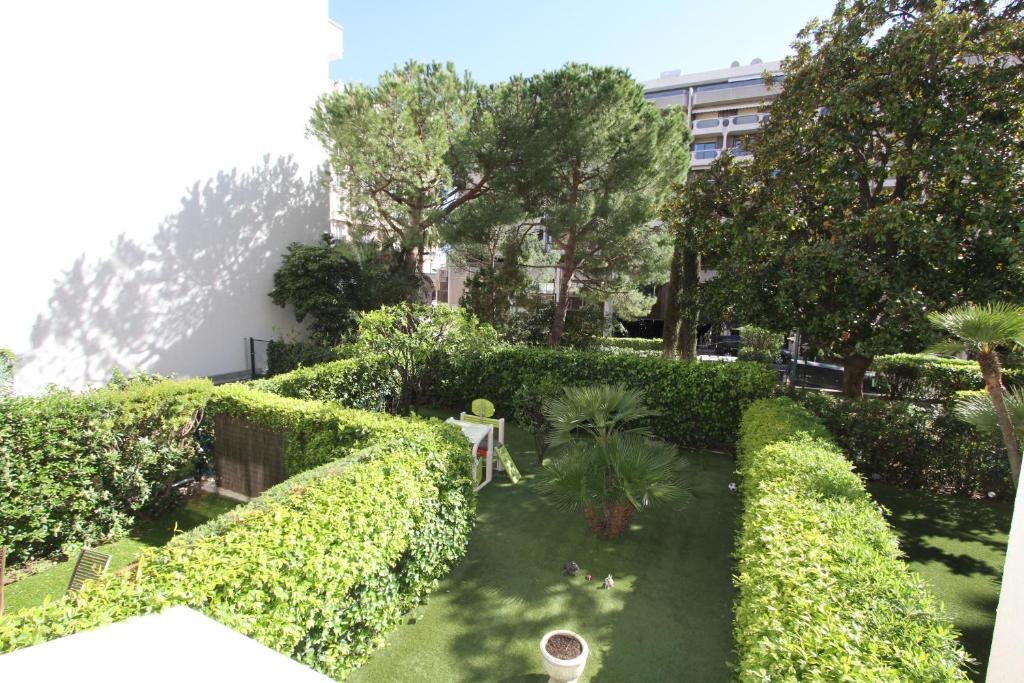 Апартаменты (Апартаменты с видом на сад) апартамента Appartements de Standing Cannes Centre, Канны