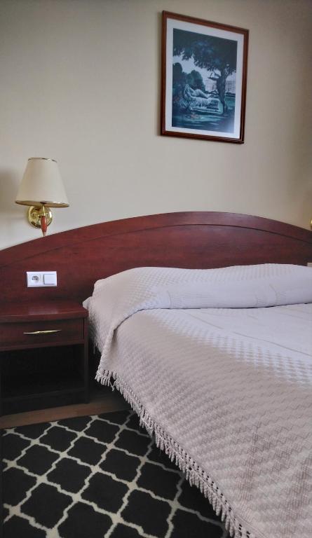 Двухместный (Улучшенный двухместный номер с 1 кроватью или 2 отдельными кроватями) отеля E.T. Hotel, Калиш