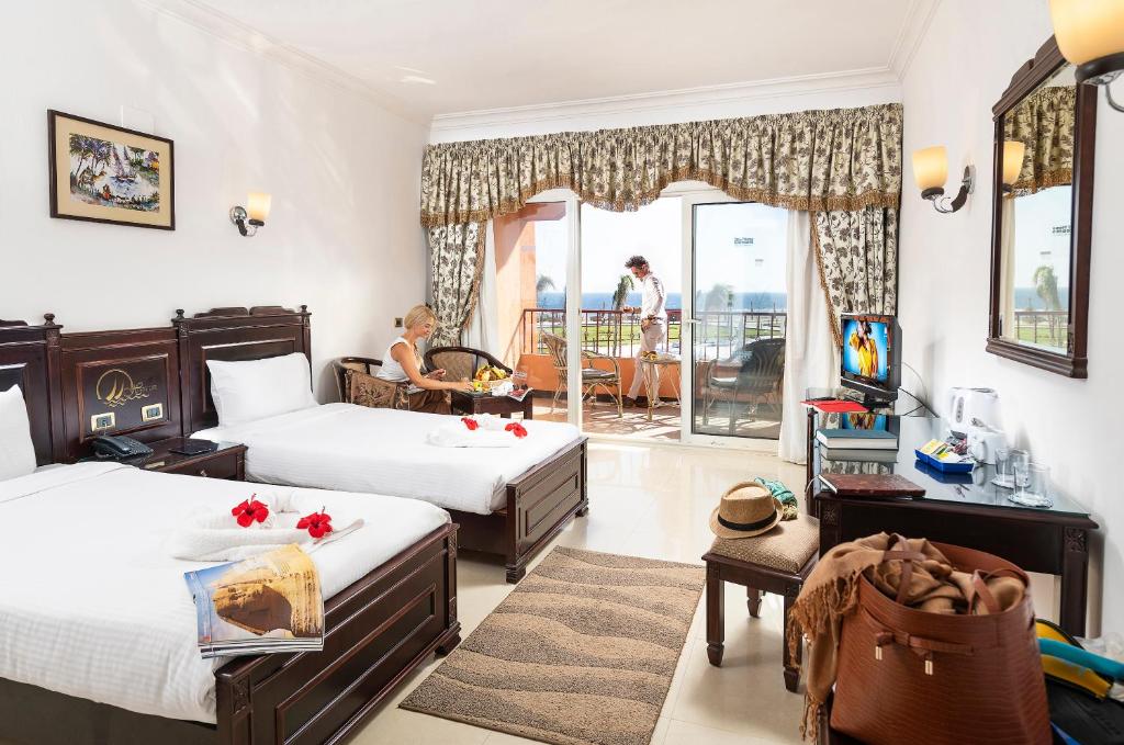 Двухместный (Двухместный номер «Комфорт» с 1 кроватью) курортного отеля The Three Corners Happy Life Beach Resort, Абу-Дабаб