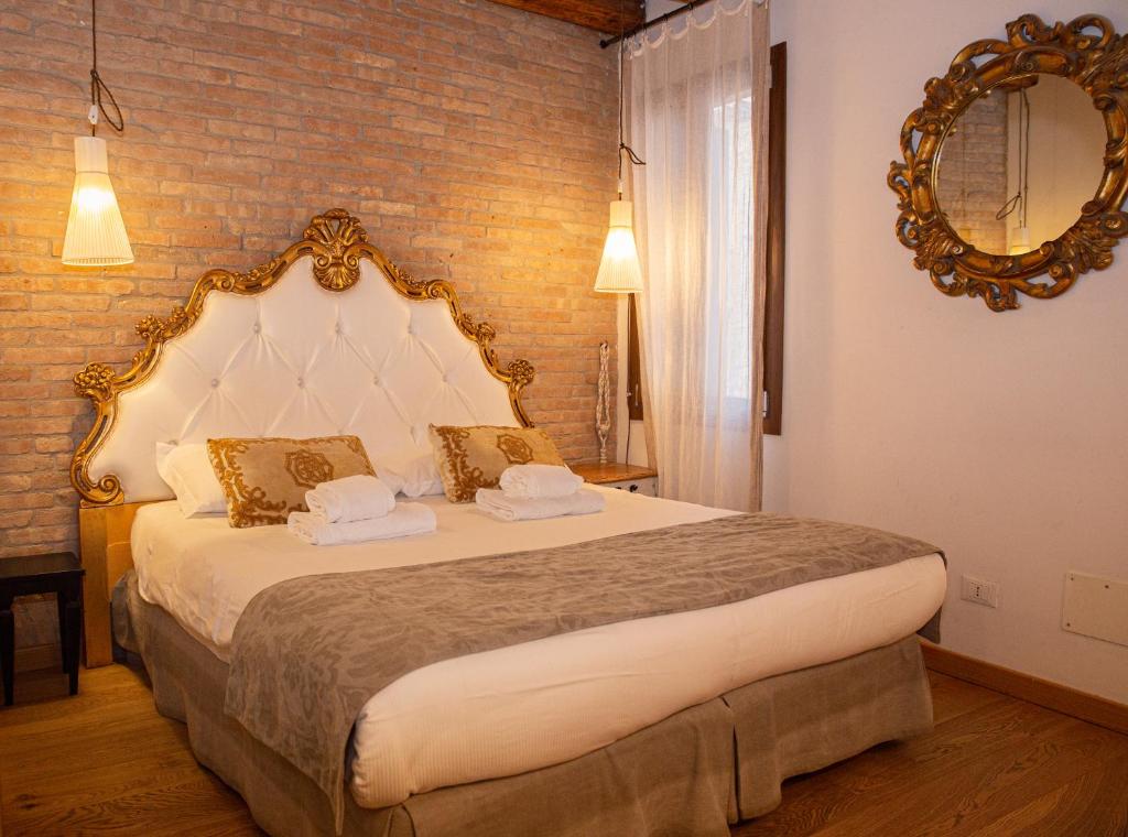 Двухместный (Двухместный номер с 1 кроватью или 2 отдельными кроватями) отеля Rigoletto Charm, Венеция