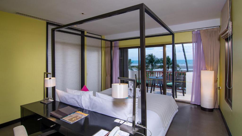 Сьюит (Люкс, вид на море) курортного отеля Apsara Beachfront Resort & Villa, Кхаулак