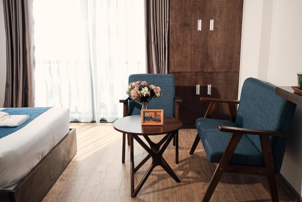 Двухместный (Двухместный номер с 1 кроватью или 2 отдельными кроватями и боковым видом на море) отеля Cantona Hotel & Apartment, Дананг