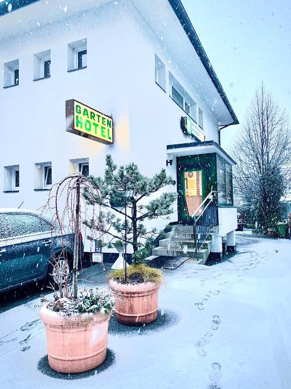 Gartenhotel Garni Pension B&B, Инсбрук