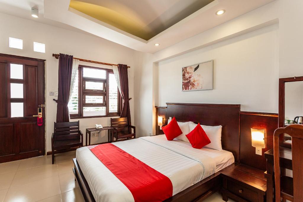 Двухместный (Улучшенный двухместный номер с 1 кроватью) отеля Ori Hotel, Дуонг-Донг