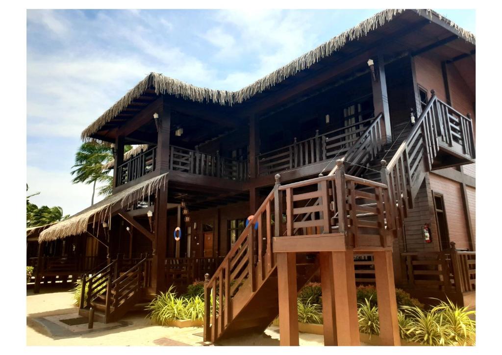 Четырехместный (Четырехместный номер «Премиум») отеля Nilaveli Beach Resort, Нилавели