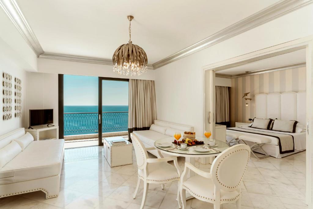 Сьюит (Президентский люкс с видом на море) курортного отеля Mitsis Alila Exclusive Resort and Spa, Фалираки