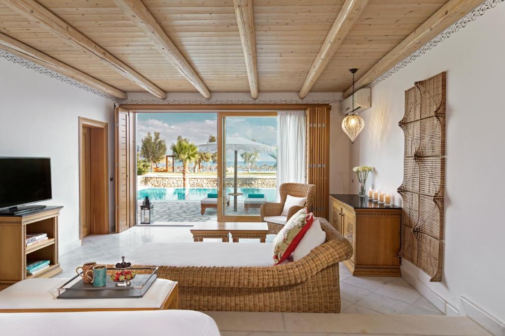 Вилла (Вилла с собственным бассейном, вид на море) курортного отеля Mitsis Blue Domes Exclusive Resort & Spa, Кардамена