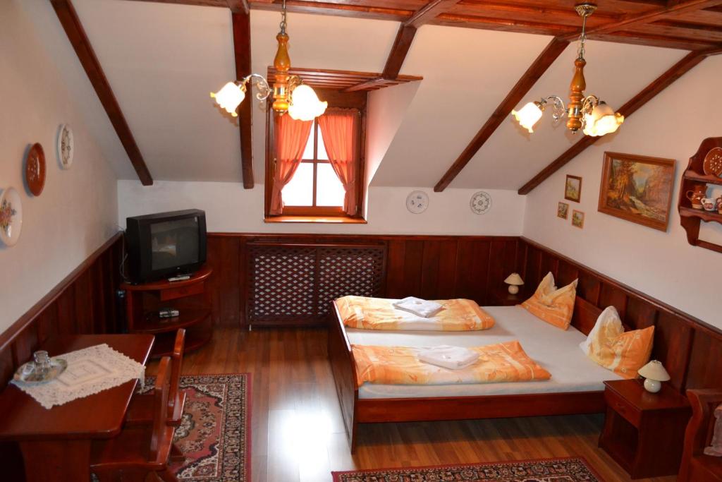 Двухместный (Большой двухместный номер с 1 кроватью) гостевого дома Penzión Grand, Банска-Бистрица