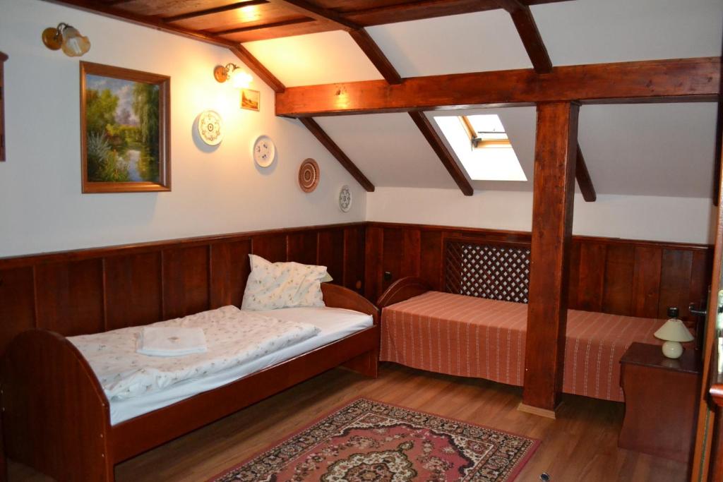 Двухместный (Двухместный номер с 2 отдельными кроватями) гостевого дома Penzión Grand, Банска-Бистрица