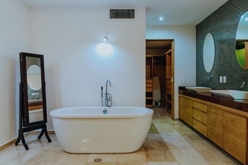 Сьюит (Presidential Suite with Bathtub), Soul Beach Luxury Boutique Hotel & Spa