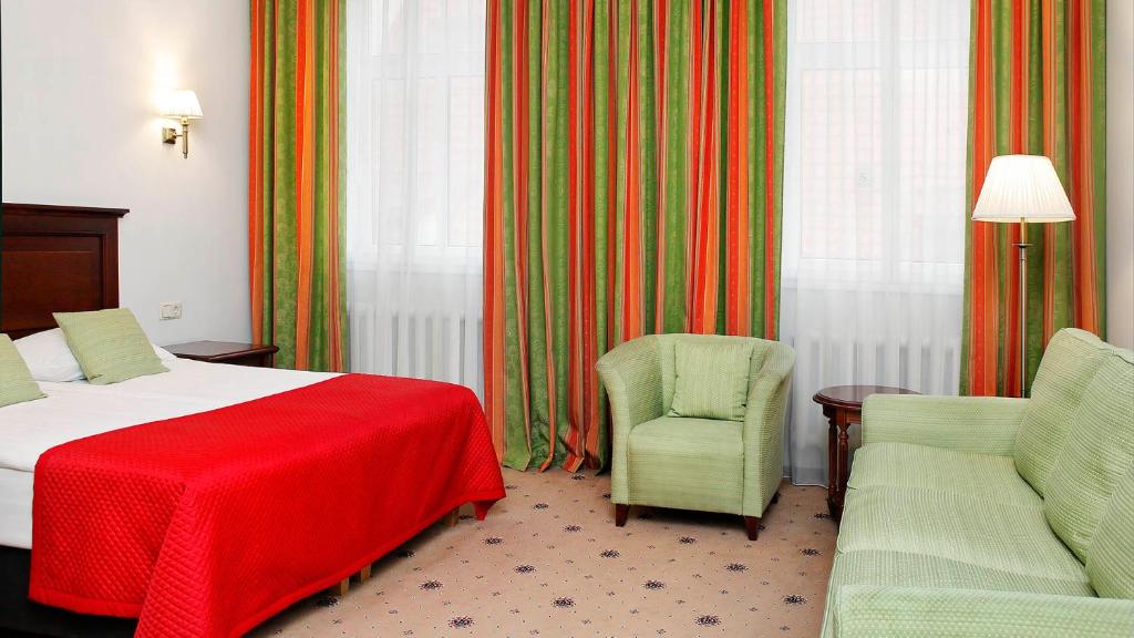 Двухместный (Улучшенный двухместный номер с 1 кроватью) отеля Radi Un Draugi, Рига