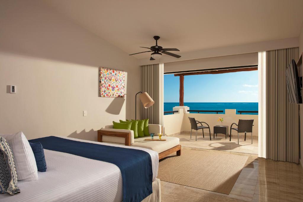 Сьюит (Привилегированный клубный люкс «Мастер» с кроватью размера «king-size», рядом с океаном) курортного отеля Now Sapphire Riviera Cancun-All Inclusive, Пуэрто-Морелос