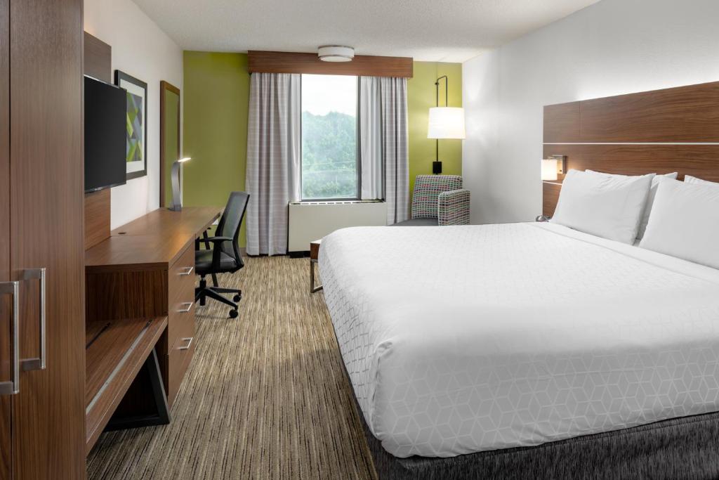 Двухместный (Номер с кроватью размера «king-size»), Holiday Inn Express Atlanta Airport-College Park, an IHG Hotel