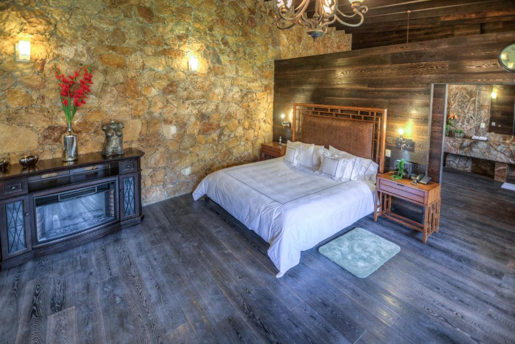 Двухместный (Улучшенный номер с кроватью размера «king-size») отеля Hotel Boutique Matea Inn, Икстапан де Ла Саль
