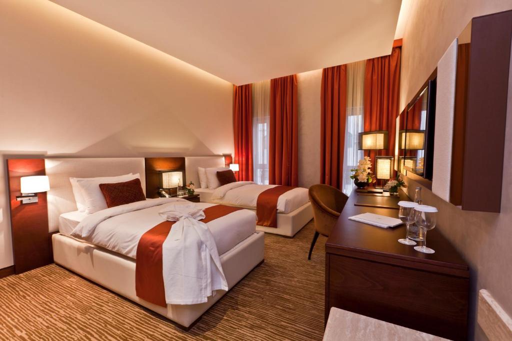 Двухместный (Классический двухместный номер с 2 отдельными кроватями) отеля Zubarah Hotel, Доха