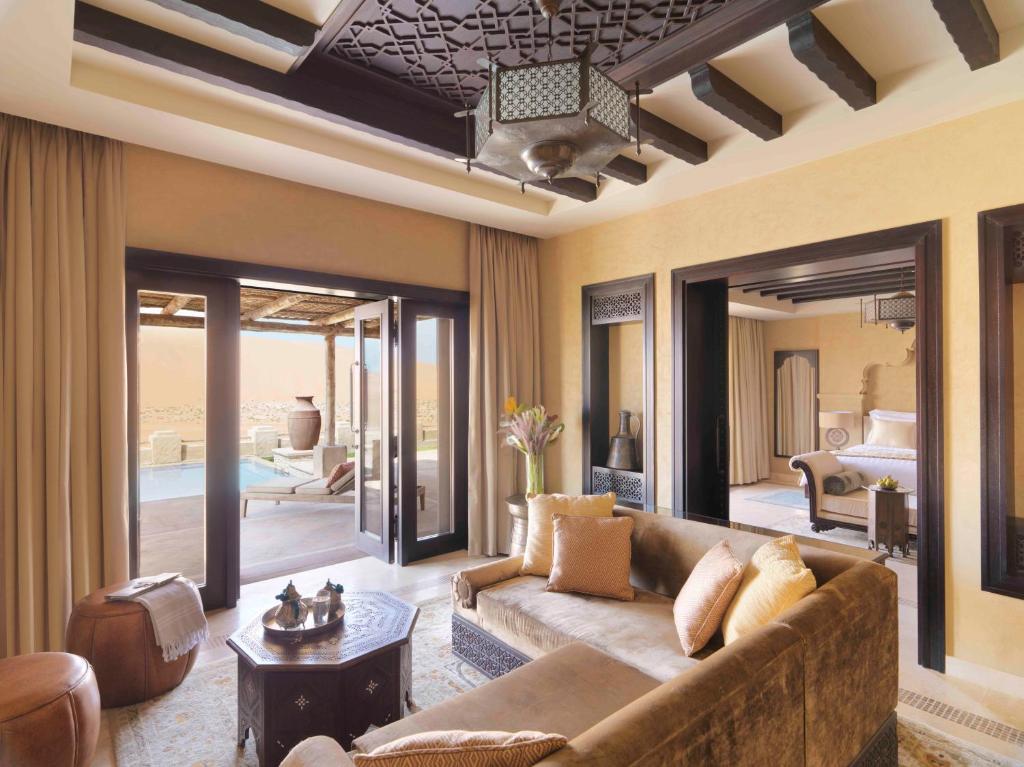 Вилла (Вилла Royal Pavilion с собственным бассейном), Курортный отель Anantara Qasr al Sarab Desert Resort