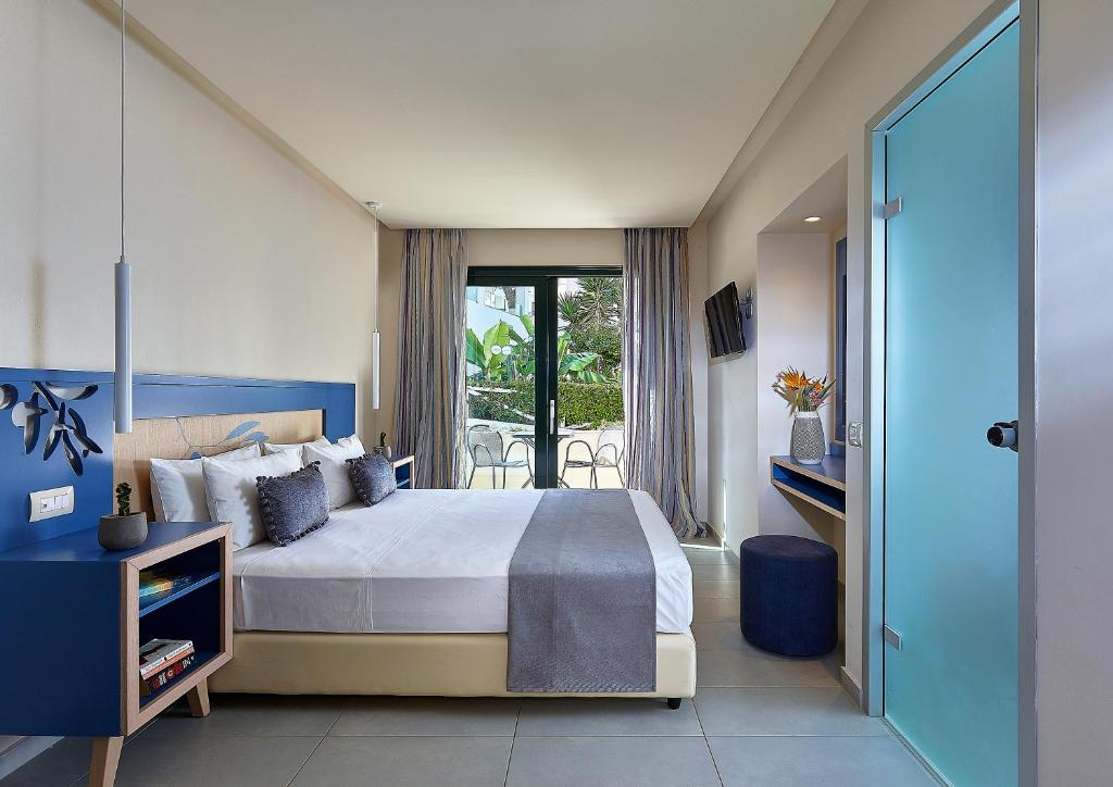 Двухместный (Улучшенный номер с видом на сад) отеля Castello Village Resort, Сисси