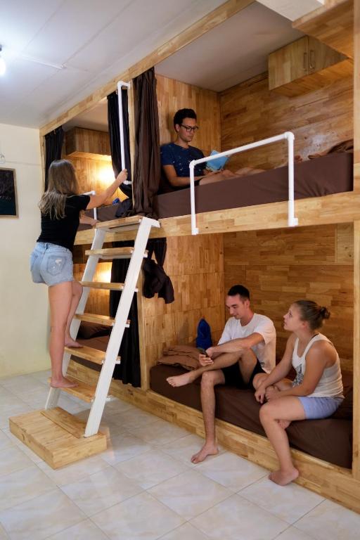 Номер (Односпальная кровать в общем номере), Coco Khao Sok Hostel