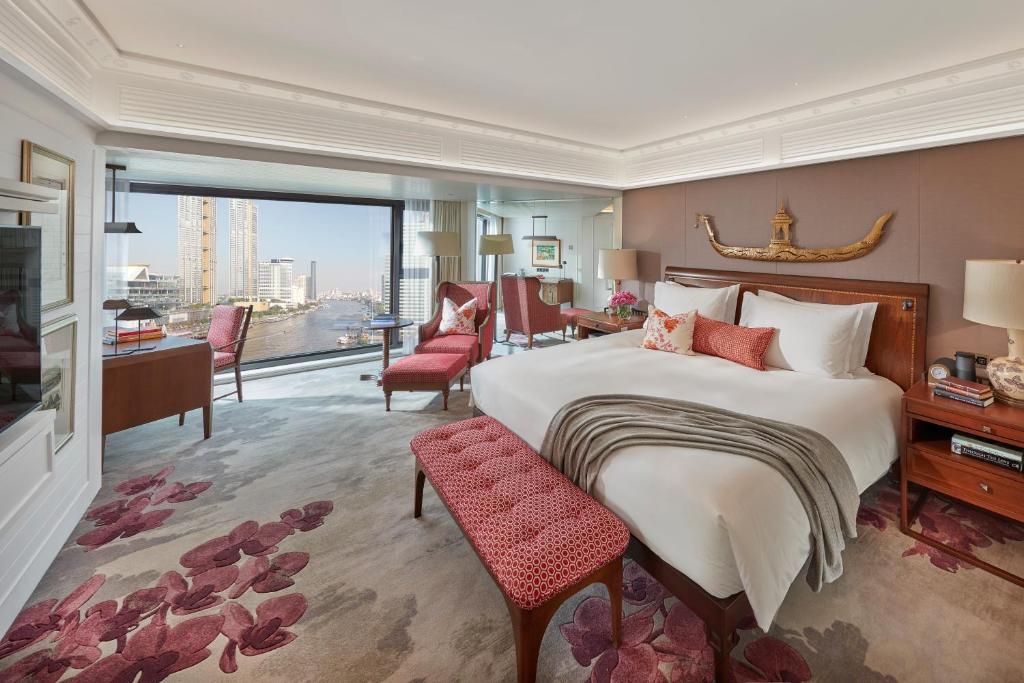 Сьюит (Люкс «Премьер» с кроватью размера «king-size») отеля Mandarin Oriental Bangkok, Бангкок