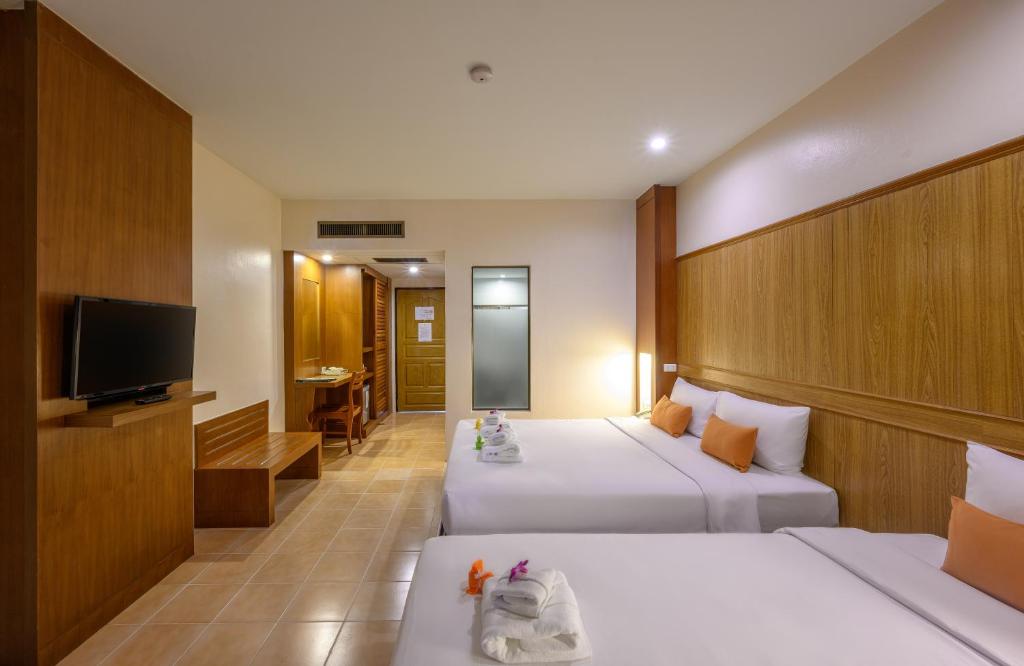 Двухместный (Двухместный номер с 1 кроватью и террасой) отеля Patong Lodge, Пхукет