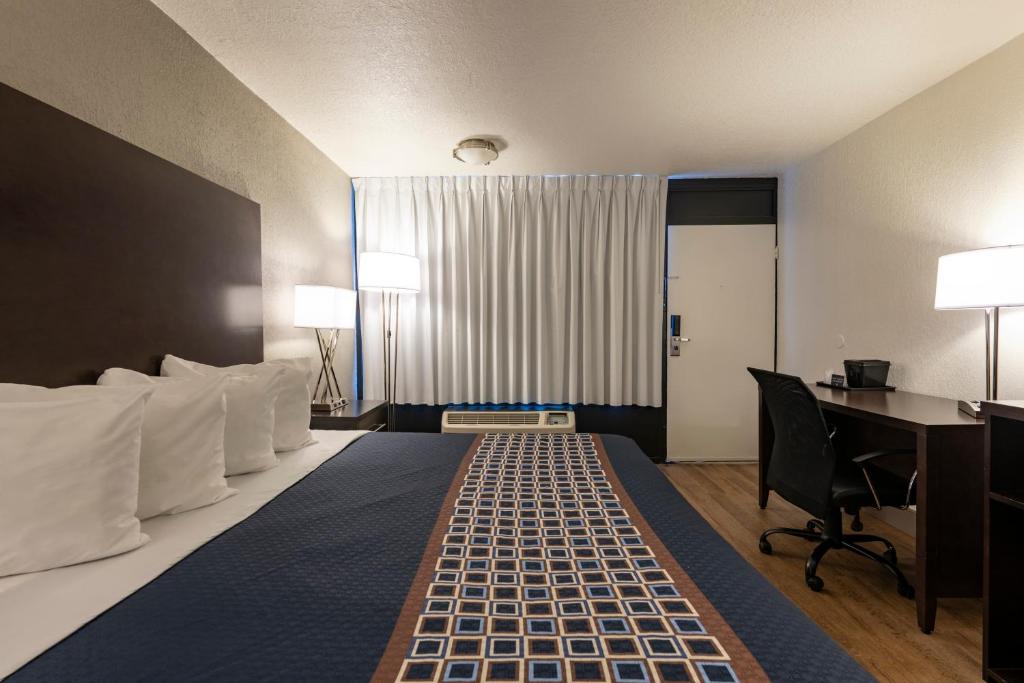 Двухместный (Номер с кроватью размера king-size – Подходит для гостей с ограниченными физическими возможностями) отеля Hotel Monreale Express International Drive Orlando, Орландо