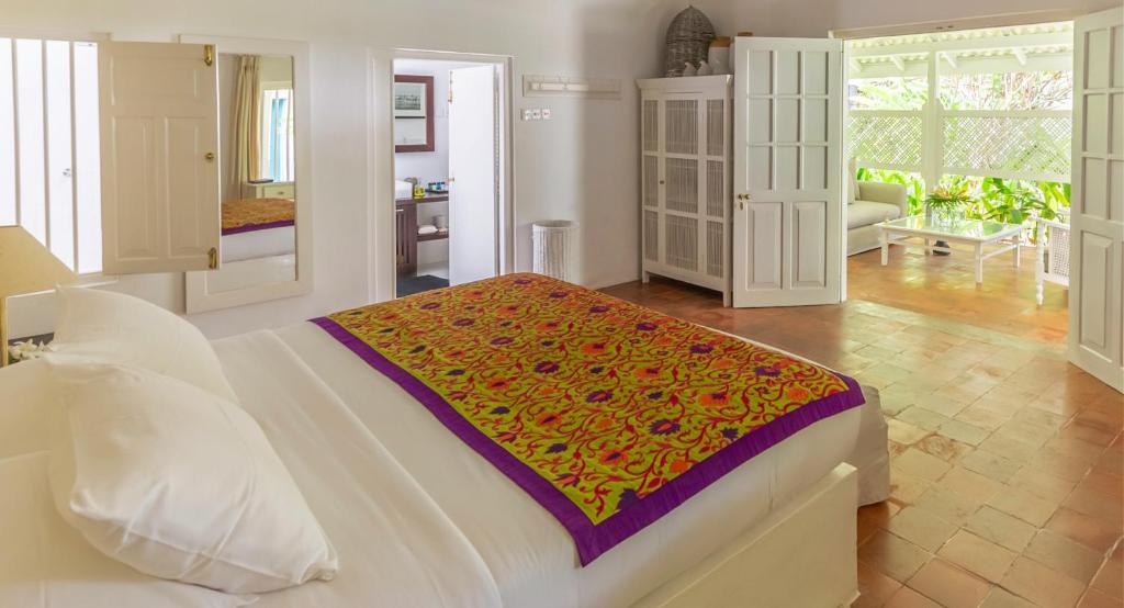 Двухместный (Улучшенный двухместный номер с 1 кроватью) отеля Taru Villas - Rock Villa, Бентота