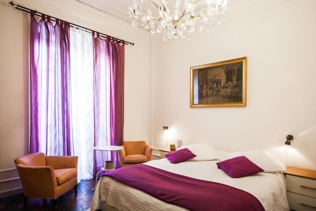 Двухместный (Двухместный номер с двуспальной кроватью и дополнительной кроватью) отеля La Dolce Vita Roma, Рим