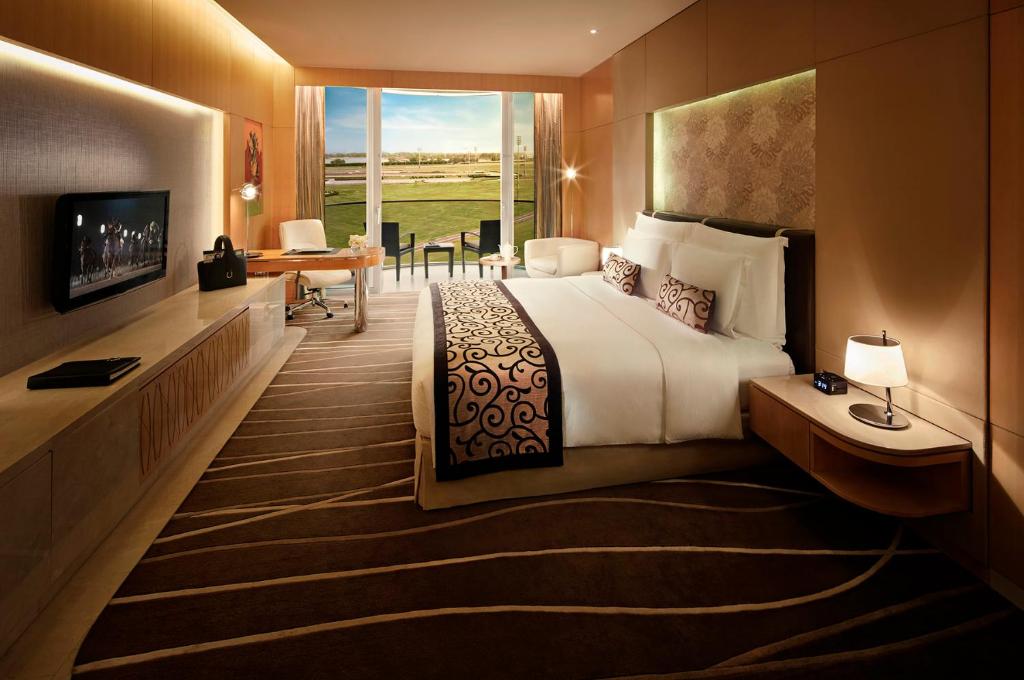 Двухместный (Забронируйте проживание и получите кредит на питание на сумму 200 дирхамов ОАЭ) отеля The Meydan Hotel, Дубай