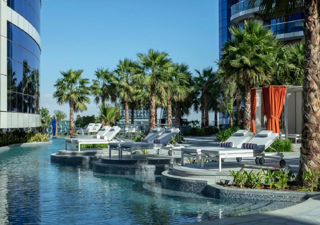 Двухместный (Номер Scene с видом на центр города и кредитом в размере 300 дирхамов ОАЭ за весь период пребывания (кредит можно использовать в спа-салоне или �) отеля Paramount Hotel Dubai, Дубай