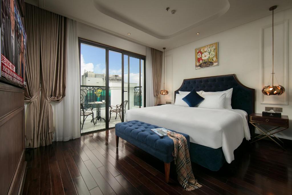 Двухместный (Anatole Terrace suite) отеля Anatole Hotel Hanoi, Ханой