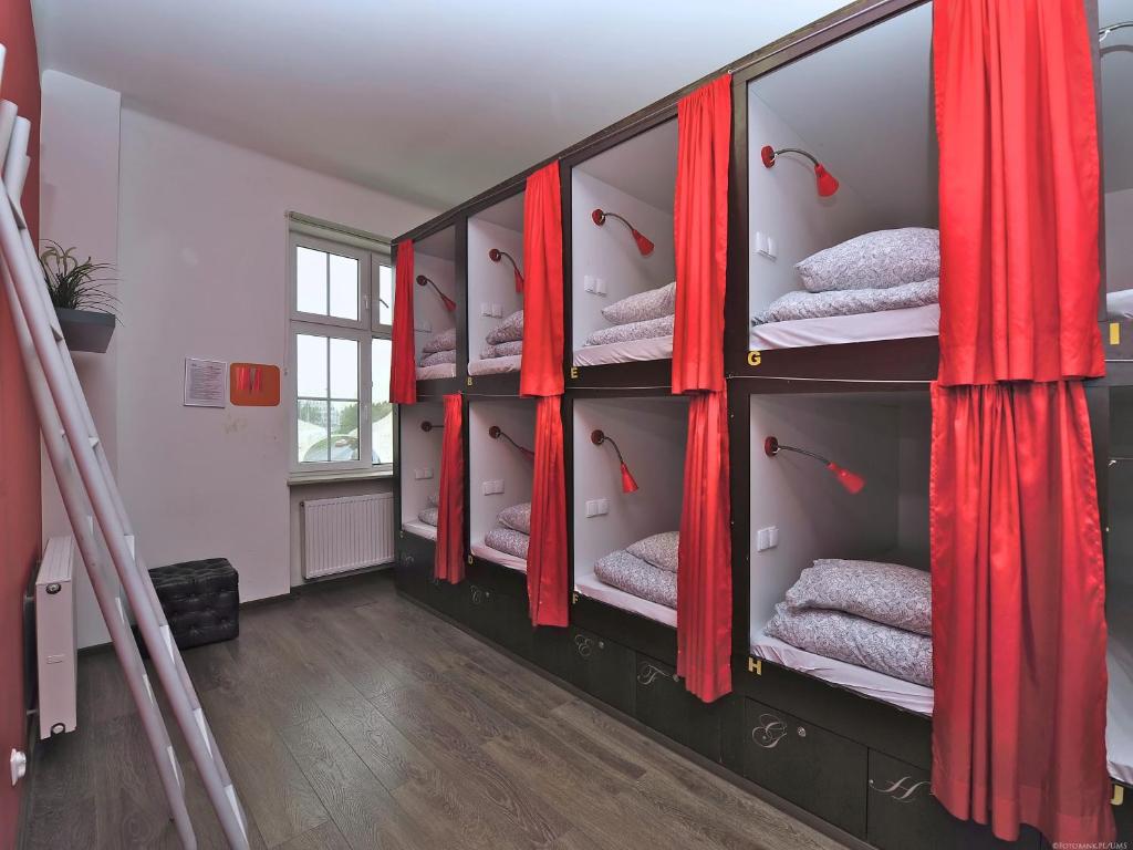 Номер (Кровать в общем номере для мужчин и женщин с 10 кроватями) хостела 3City Hostel, Гданьск