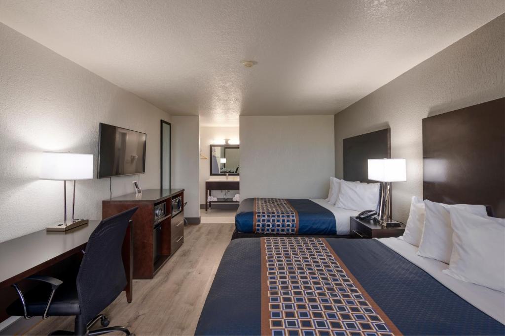 Четырехместный (Номер с 2 кроватями размера «queen-size») отеля Hotel Monreale Express International Drive Orlando, Орландо