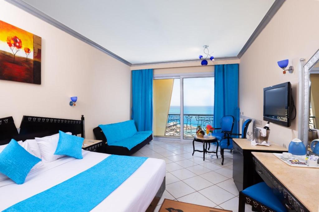 Одноместный (Улучшенный одноместный номер) курортного отеля King Tut Aqua Park Beach Resort, Хургада