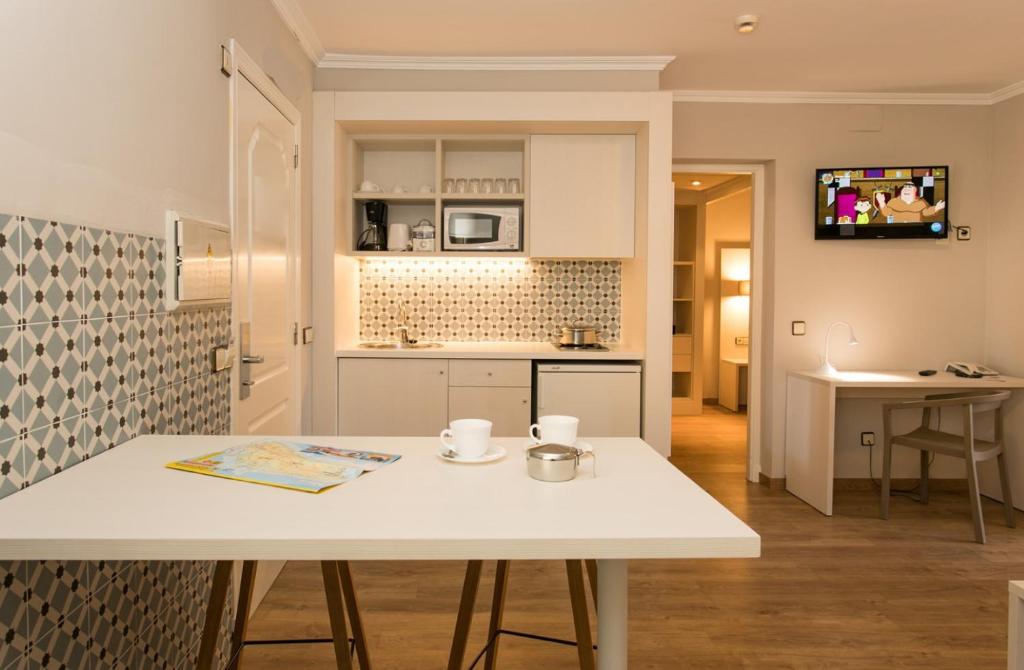 Апартаменты (Апартаменты с 2 спальнями (для 4 взрослых)) апарт-отеля Hotel Cala Galdana & Apartamentos d'Aljandar, Кан-Пикафорт