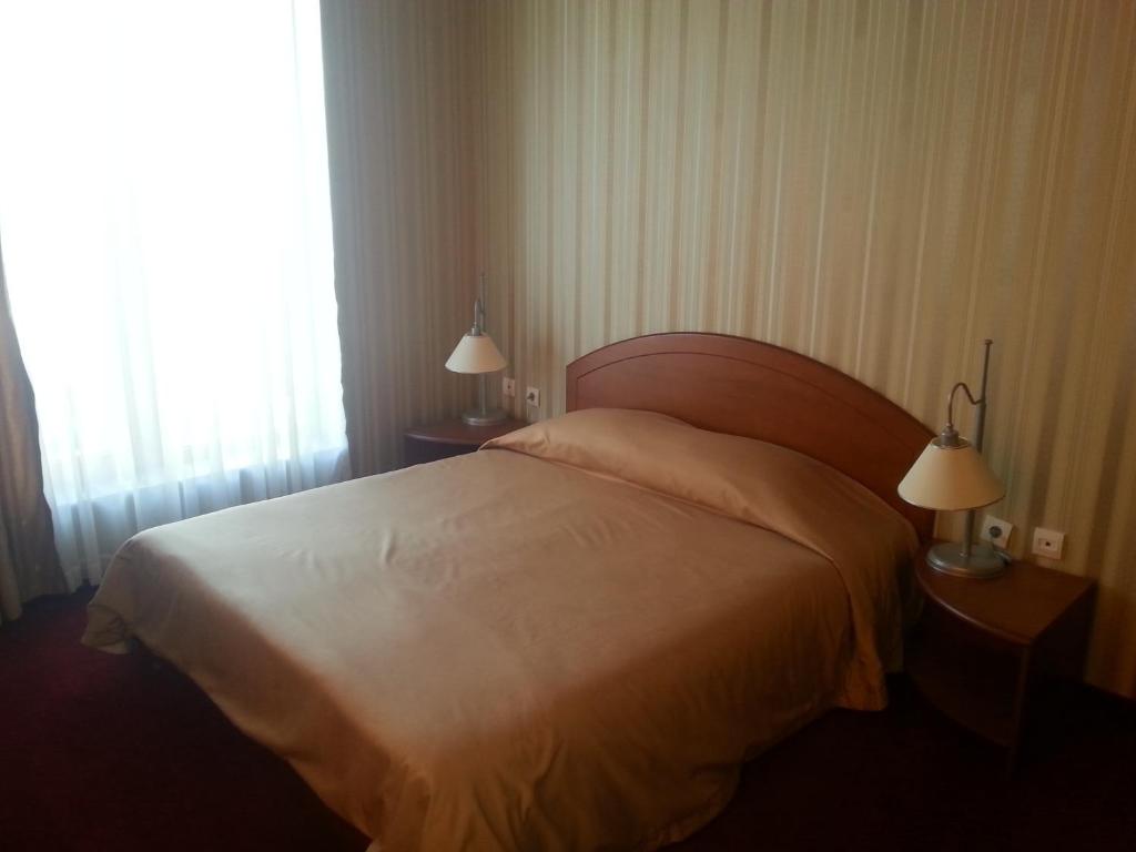 Сьюит (Суперлюкс с 1 спальней и гидромассажной ванной) отеля Hotel Perperikon, Кырджали