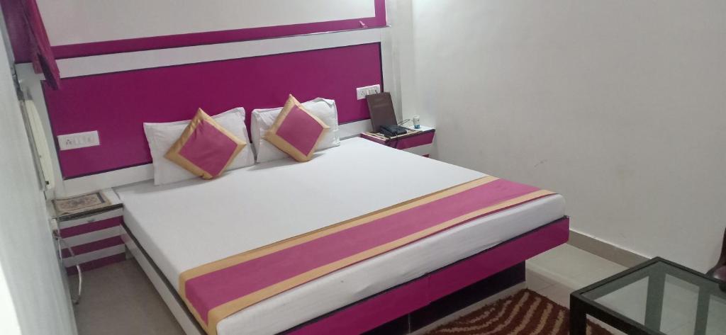 Двухместный (Двухместный номер Делюкс с 1 кроватью) отеля Hotel Su Shree Continental, Нью-Дели