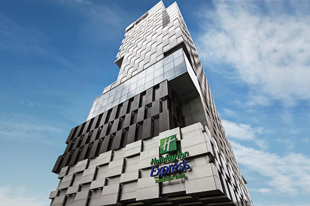 Отель Holiday Inn Express Bangkok Siam