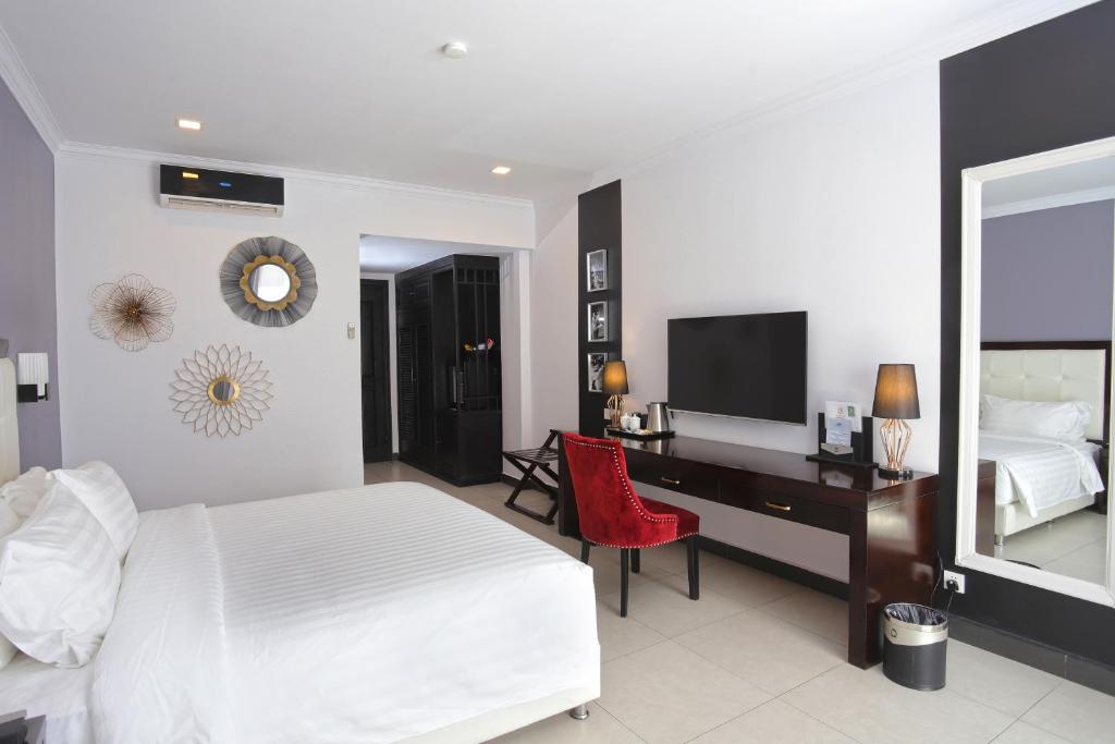 Двухместный (Двухместный номер Делюкс с 2 отдельными кроватями) отеля Queenco Hotel & Casino, Сиануквиль