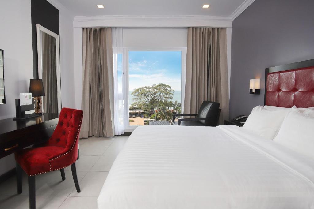 Двухместный (Двухместный номер «Премиум» с 1 кроватью, панорамный вид на море) отеля Queenco Hotel & Casino, Сиануквиль