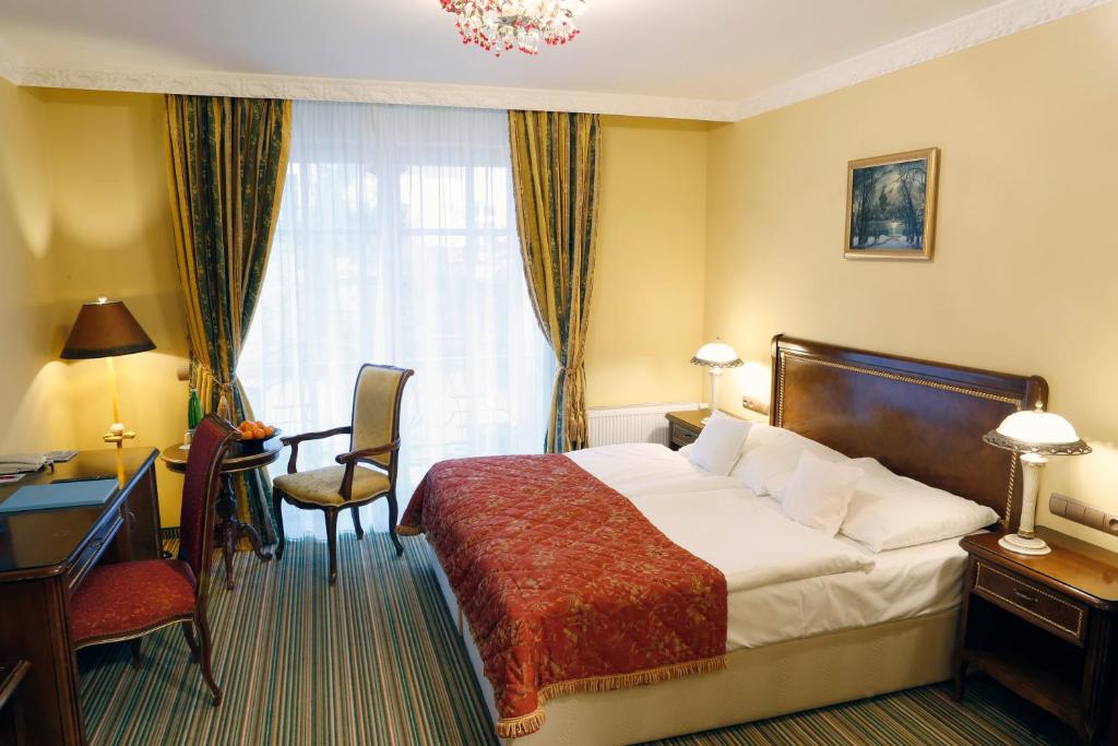 Двухместный (Двухместный номер с 1 кроватью или 2 отдельными кроватями) отеля Aqua Marina, Карловы Вары