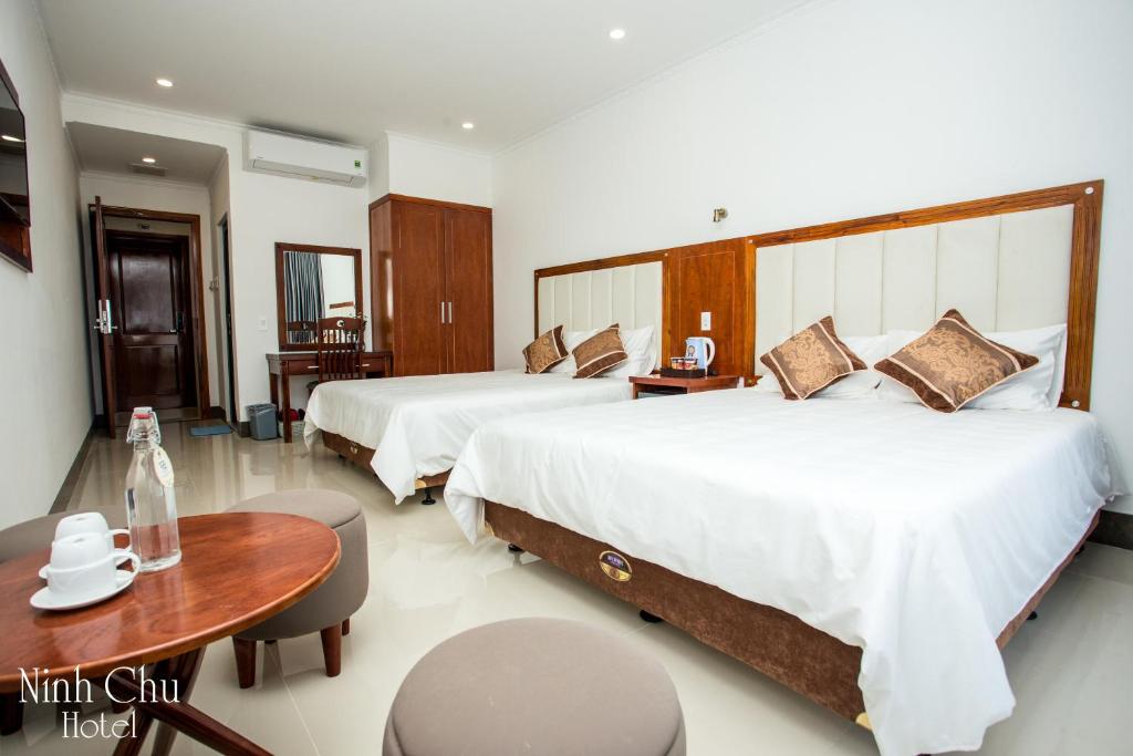 Двухместный (Большой двухместный номер с 1 кроватью или 2 отдельными кроватями) отеля Ninh Chu Hotel, Фанранг