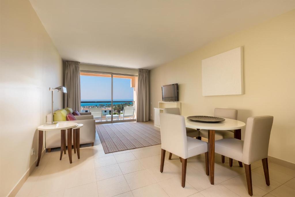 Сьюит (Люкс с 1 спальней и видом на море) отеля Sao Rafael Suites - All Inclusive, Албуфейра
