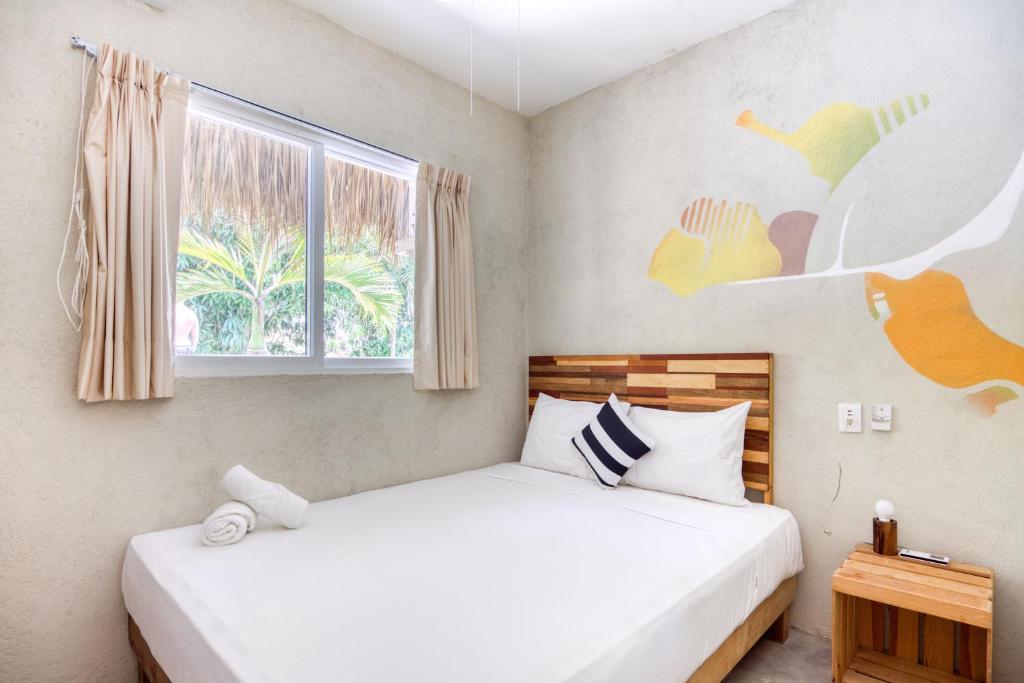 Двухместный (Small Room Shared Bathroom) отеля Selina Puerto Escondido, Пуэрто-Эскондидо