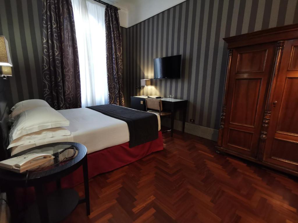 Трехместный (Стандартный трехместный номер) отеля Hotel Royal Court, Рим