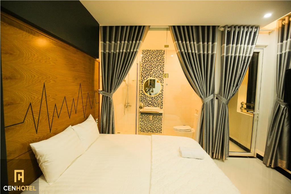 Двухместный (Двухместный номер с 1 кроватью и балконом) отеля Cen Hotel, Вунгтау