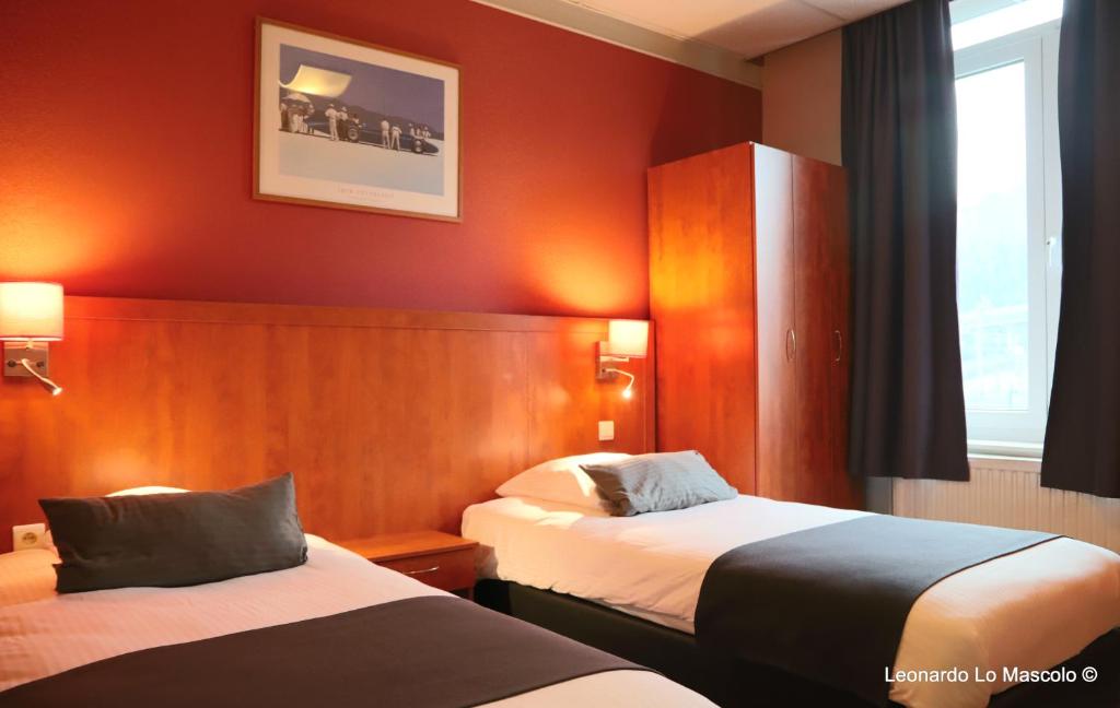 Двухместный (Двухместный номер с 2 отдельными кроватями) отеля Univers Hotel & Restaurant, Льеж
