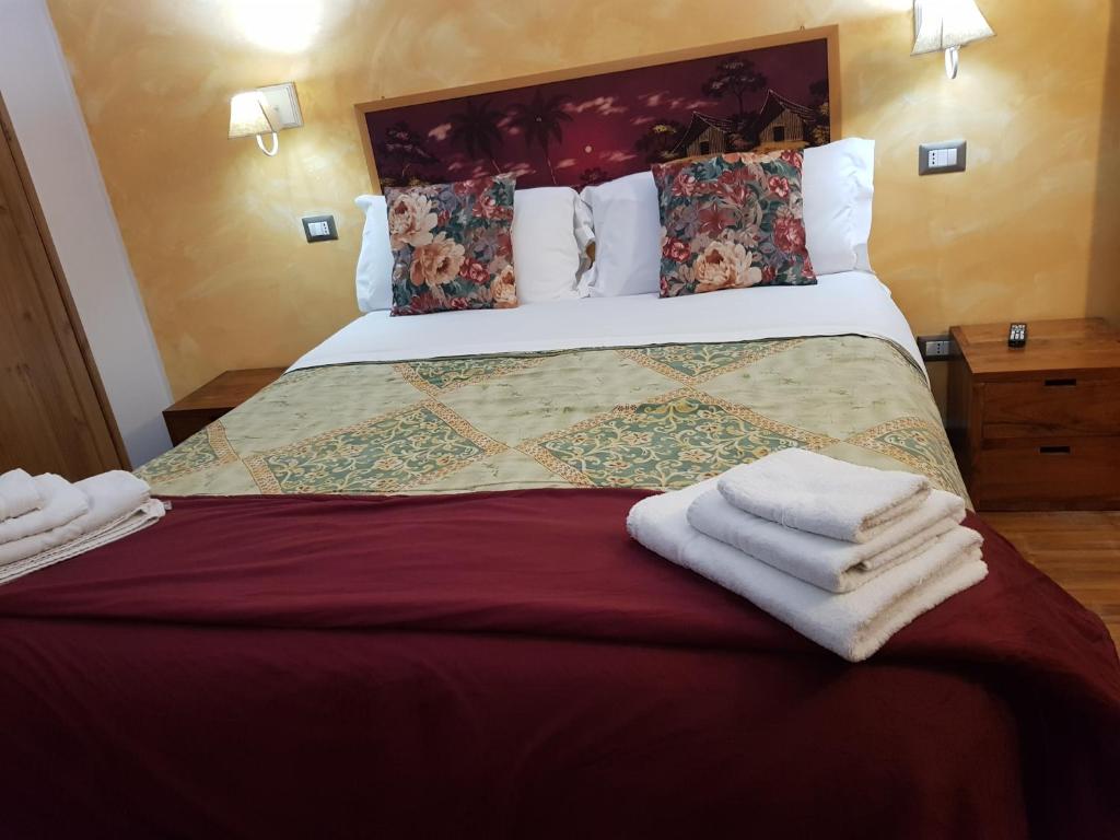 Двухместный (Большой двухместный номер с 1 кроватью или 2 отдельными кроватями) отеля B&B Aurelia Garden Gold, Рим