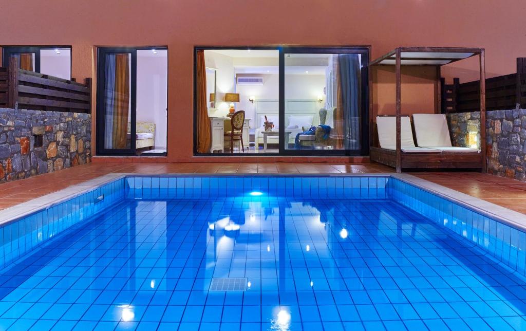 Сьюит (Представительский люкс с собственным бассейном) отеля Vasia Resort & Spa, Сисси