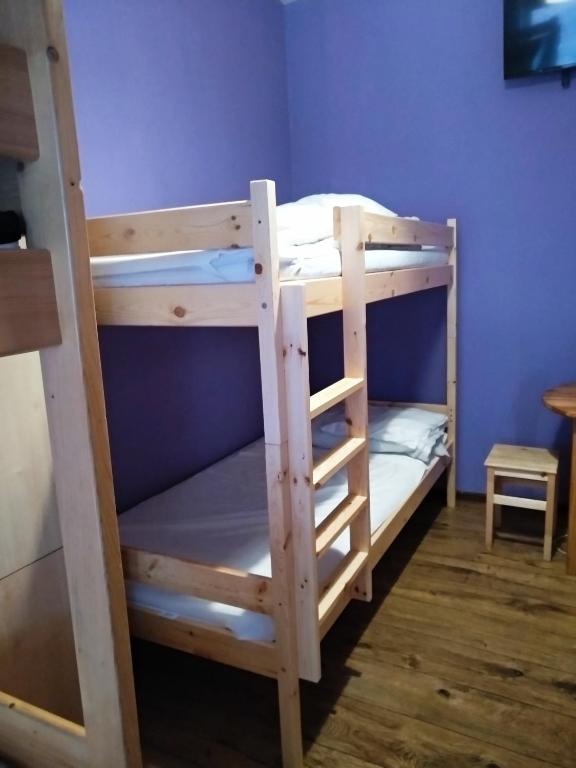 Номер (Односпальная кровать в общем номере для мужчин и женщин) хостела Jopi Hostel Katowice Centrum, Катовице